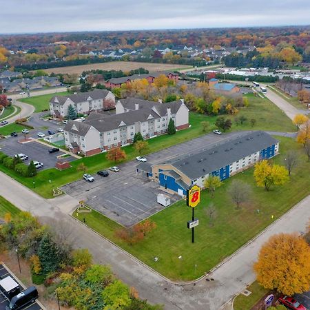 Отель Super 8 By Wyndham Rockford I-90 Casino District Экстерьер фото