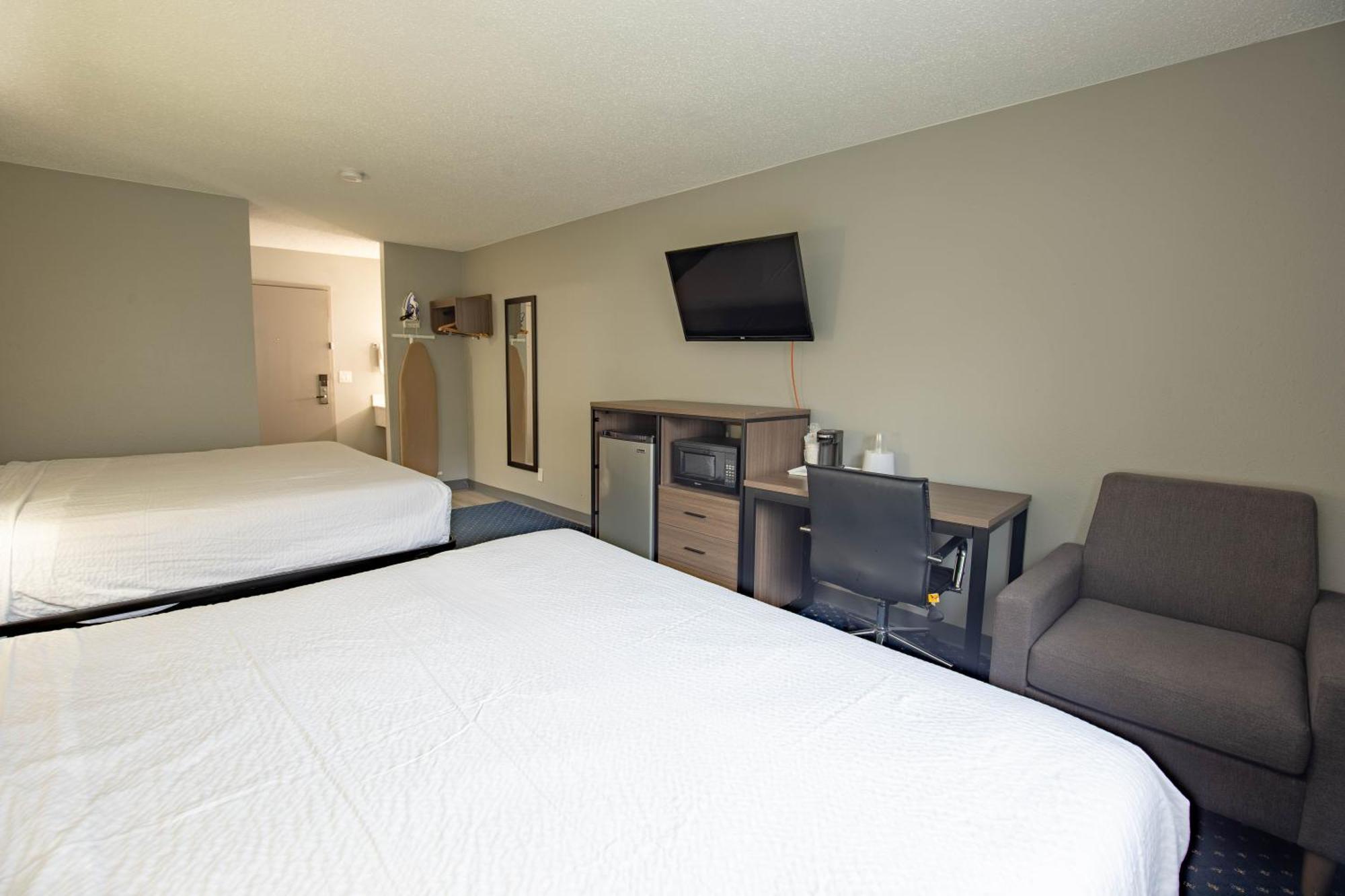 Отель Super 8 By Wyndham Rockford I-90 Casino District Экстерьер фото