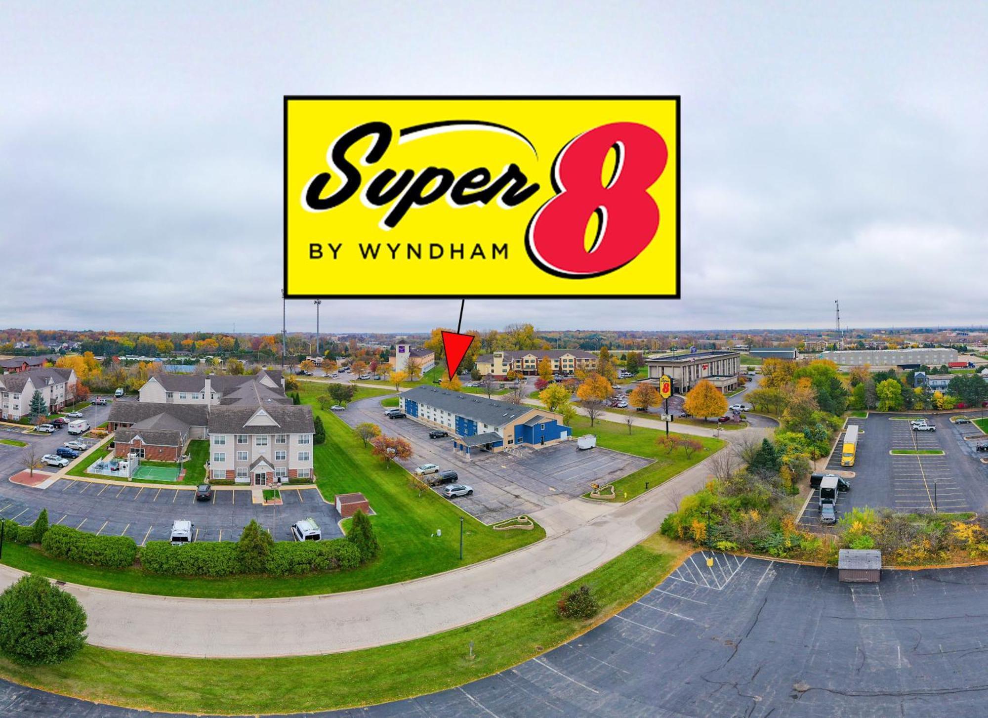 Отель Super 8 By Wyndham Rockford I-90 Casino District Экстерьер фото